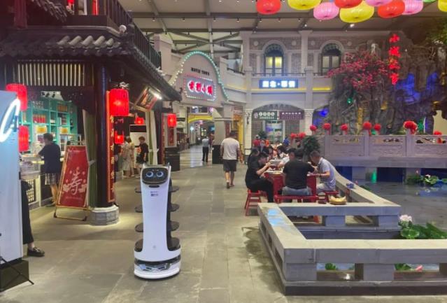 高能預(yù)警 引資2億網(wǎng)紅餐廳迎來“普渡機(jī)器人”，智能餐飲新零售的顛覆性實(shí)驗(yàn)