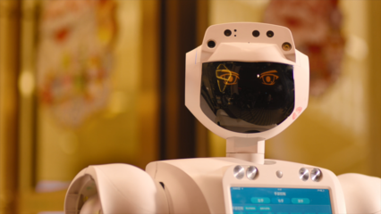 新東智“機(jī)器人餐廳”火爆預(yù)約的背后 智能機(jī)器人研發(fā)引領(lǐng)餐飲新潮流